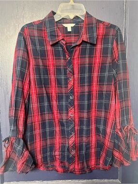 Time and Tru Red and Black Plaid Button-Down Shirt